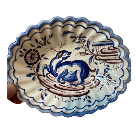 Vintage Hand painted Oval Scalloped Ceramic Trinket Dish Portugal Cream blue red - Picture 1 of 3